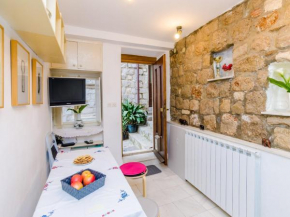 Art House Zanze- Two Bedroom Apartment with City View